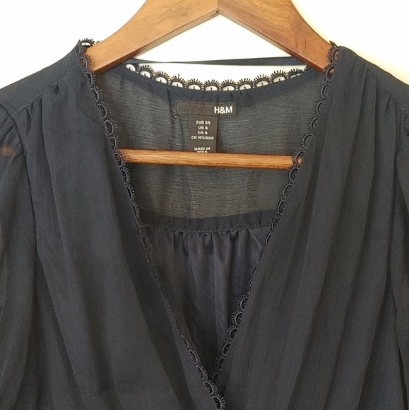H&M Pretty sheer blouse for work - Picture 2 of 2